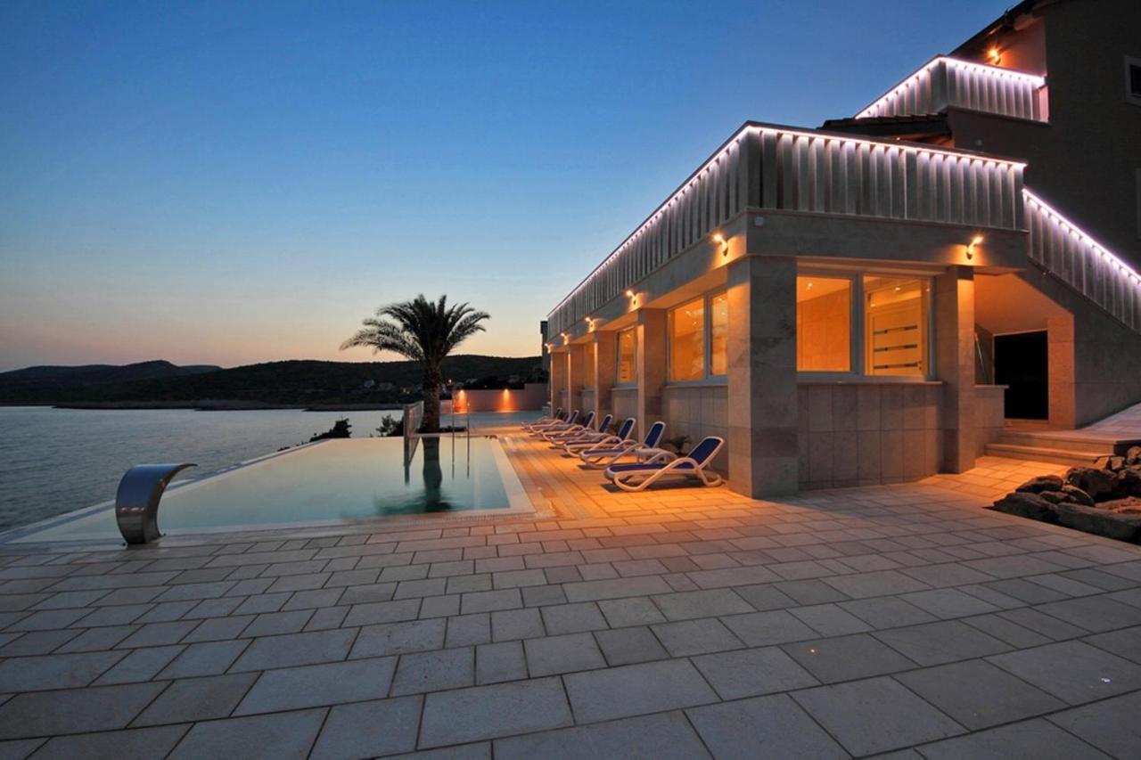 Sofia Zavalatica Villa Cara